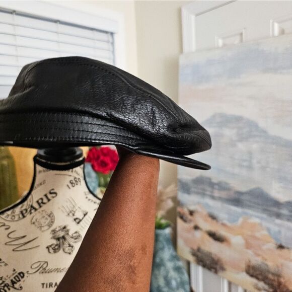 VTG Wilson Leather Unisex Cabbie Style News Boy Hat. main image 12